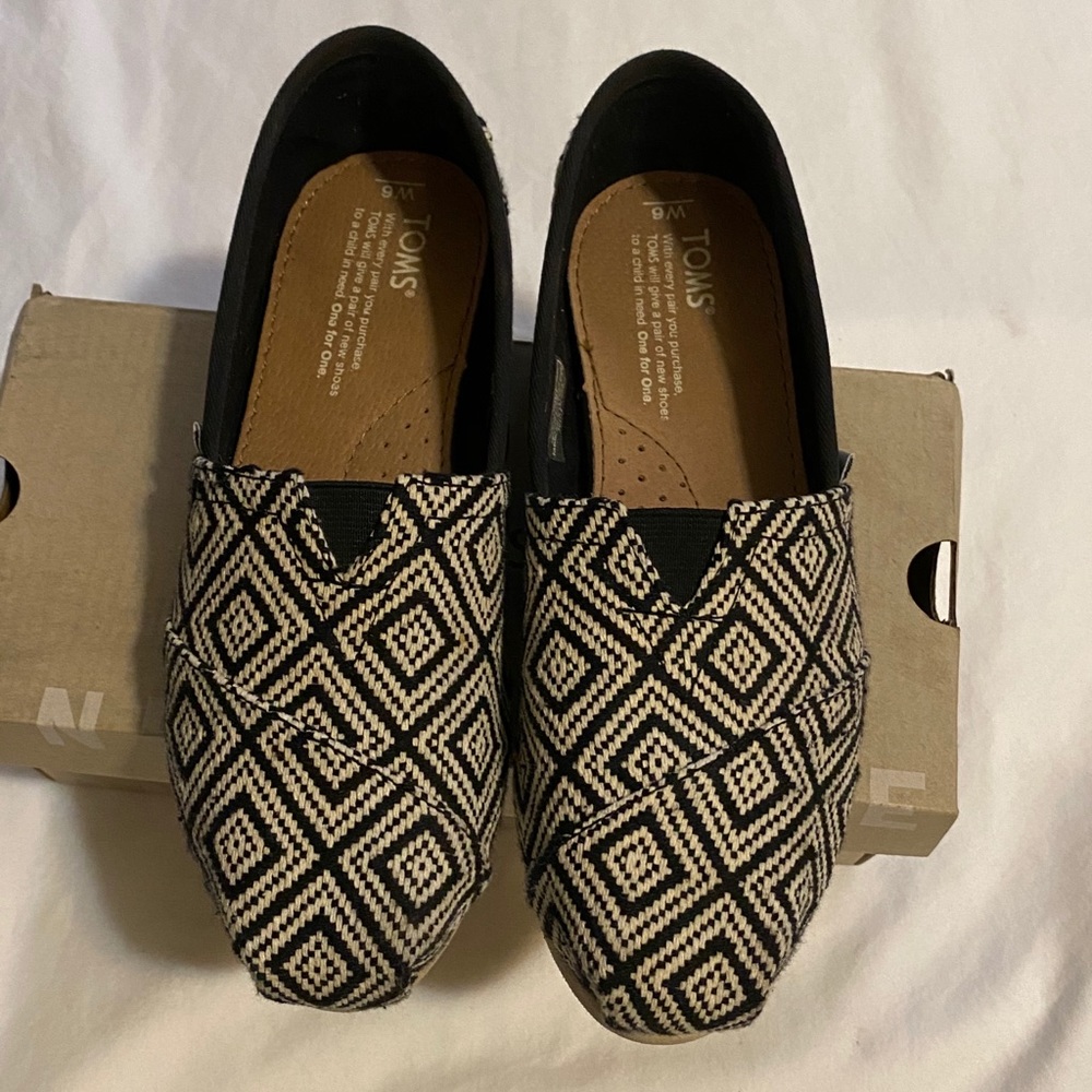 Toms -Womans 6